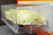 Load image into Gallery viewer, Matchbox 2021 1941 Cadillac Series 62 Convertible Coupe Pale Yellow #34 MBX Showroom
