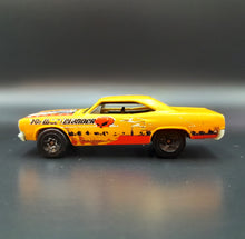 Load image into Gallery viewer, Hot Wheels 2004 &#39;70 Plymouth Roadrunner Dark Yellow #2/10 Wastelanders
