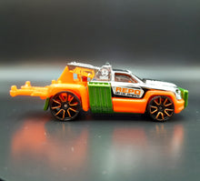 Load image into Gallery viewer, Hot Wheels 2018 Repo Duty Chrome HW Metro 5 Pack Loose
