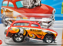 Load image into Gallery viewer, Hot Wheels 2023 Surf &#39;n Turf Red #122 Surf&#39;s Up 5/5 New
