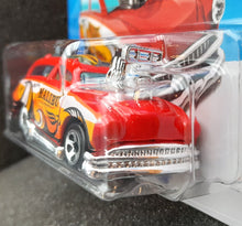 Load image into Gallery viewer, Hot Wheels 2023 Surf &#39;n Turf Red #122 Surf&#39;s Up 5/5 New
