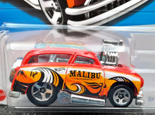 Load image into Gallery viewer, Hot Wheels 2023 Surf &#39;n Turf Red #122 Surf&#39;s Up 5/5 New Long Card
