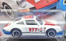 Load image into Gallery viewer, Hot Wheels 2023 &#39;71 Porsche 911 White #126 Retro Racers 9/10 New
