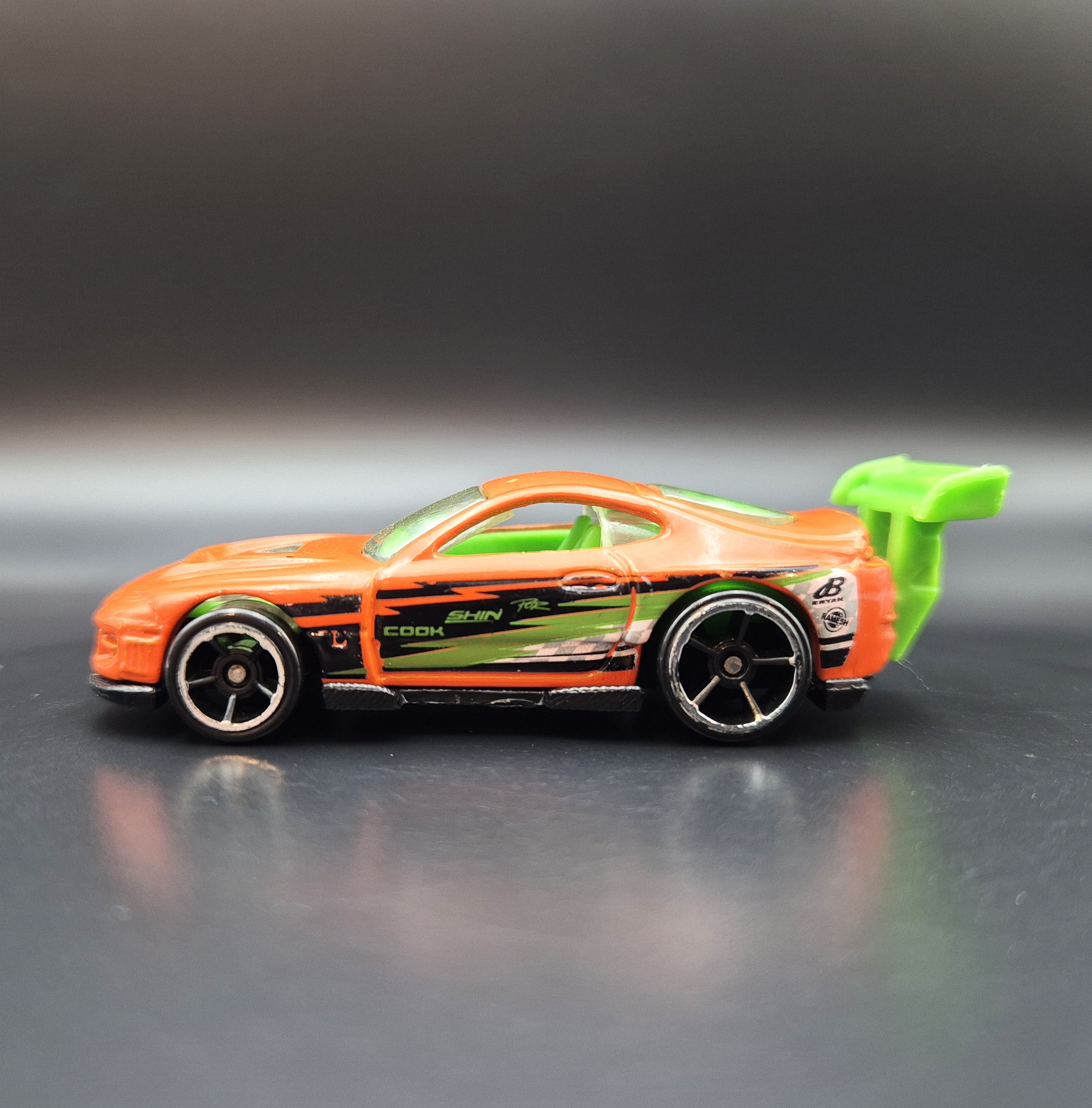Hot Wheels Toyota Supra 2012 ジャンク Hot Wheels HW Speed Graphics Toyota Supra Green Nitto 2012