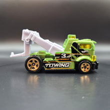 Load image into Gallery viewer, Hot Wheels 2022 Heavy Hitcher Green Demo Destruction 5 Pack Exclusive
