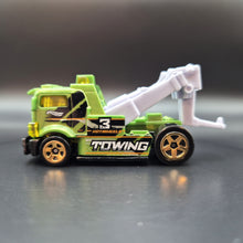 Load image into Gallery viewer, Hot Wheels 2022 Heavy Hitcher Green Demo Destruction 5 Pack Exclusive
