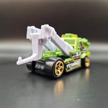 Load image into Gallery viewer, Hot Wheels 2022 Heavy Hitcher Green Demo Destruction 5 Pack Exclusive
