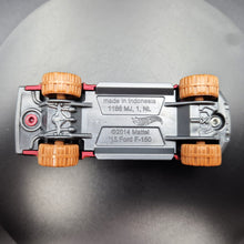 Load image into Gallery viewer, Hot Wheels 2023 &#39;15 Ford F-150 Matte Red HW Remote Adventures 5 Pack Exclusive
