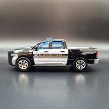 Load image into Gallery viewer, Hot Wheels 2022 &#39;15 Ram 1500 Black MBX Service 5 Pack Exclusive
