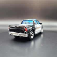 Load image into Gallery viewer, Hot Wheels 2022 &#39;15 Ram 1500 Black MBX Service 5 Pack Exclusive
