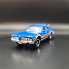 Load image into Gallery viewer, Matchbox 2021 1971 Oldsmobile Vista Cruiser Blue MBX Wagons 5 Pack Exclusive
