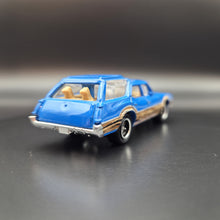 Load image into Gallery viewer, Matchbox 2021 1971 Oldsmobile Vista Cruiser Blue MBX Wagons 5 Pack Exclusive
