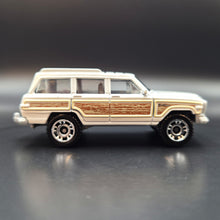 Load image into Gallery viewer, Matchbox 2023 &#39;89 Jeep Grand Wagoneer White MBX Wagons II 5 Pack Exclusive
