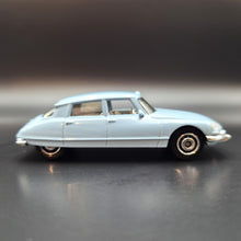 Load image into Gallery viewer, Matchbox 2023 Citroen DS 21 Pallas Slate Blue MBX European Highways 5 Pack Exclusive
