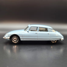 Load image into Gallery viewer, Matchbox 2023 Citroen DS 21 Pallas Slate Blue MBX European Highways 5 Pack Exclusive
