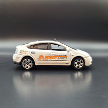 Load image into Gallery viewer, Matchbox 2022 Toyota Prius Taxi White MBX City Drivers 5 Pack Exclusive
