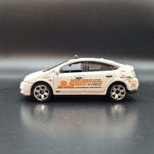 Load image into Gallery viewer, Matchbox 2022 Toyota Prius Taxi White MBX City Drivers 5 Pack Exclusive
