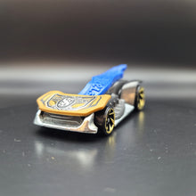 Load image into Gallery viewer, Hot Wheels 2020 Clip Frost Gold #124 Experimotors 5/10
