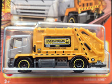 Load image into Gallery viewer, Matchbox 2023 Garbage King Grey/Yellow #61 MBX Metro New Long Card
