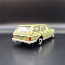 Load image into Gallery viewer, Matchbox 2019 &#39;80 Mercedes-Benz W123 Wagon Light Green #3 MBX Road Trip 9/20
