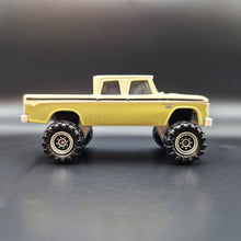 Load image into Gallery viewer, Matchbox 2019 1968 Dodge D200 Two Tone Green #63 MBX Off-Road 10/20
