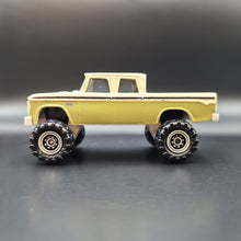 Load image into Gallery viewer, Matchbox 2019 1968 Dodge D200 Two Tone Green #63 MBX Off-Road 10/20
