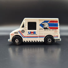 Load image into Gallery viewer, Matchbox 2021 MBX Service Truck White MBX City Adventure II 5 Pack Loose
