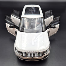 Load image into Gallery viewer, Explorafind 2020 Land Rover Range Rover White 1:18 Die Cast Car
