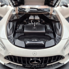 Load image into Gallery viewer, Explorafind 2019 Mercedes-AMG GT White 1:18 Die Cast Car
