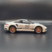 Load image into Gallery viewer, Explorafind 2021 Porsche 911 Turbo S White 1:24 Die Cast Car

