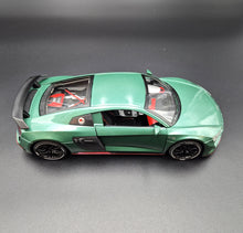 Load image into Gallery viewer, Explorafind 2020 Audi R8 V10 Green 1:24 Die Cast Car
