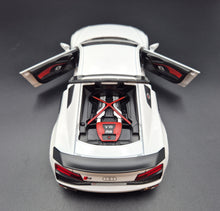 Load image into Gallery viewer, Explorafind 2020 Audi R8 V10 White 1:24 Die Cast Car
