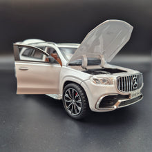 Load image into Gallery viewer, Explorafind 2021 Mercedes-Benz GLS 63 Pearl White 1:24 Die Cast Car

