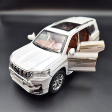 Load image into Gallery viewer, Explorafind 2020 Toyota Prado Pearl White 1:24 Die Cast Car

