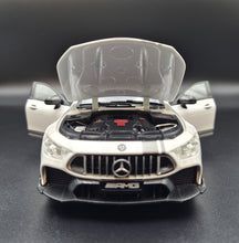 Load image into Gallery viewer, Explorafind 2021 Mercedes-Benz AMG GT63 White 1:24 Die Cast Car
