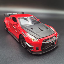 Load image into Gallery viewer, Explorafind 2020 Nissan GT-R Red 1:24 Die Cast Car
