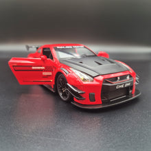 Load image into Gallery viewer, Explorafind 2020 Nissan GT-R Red 1:24 Die Cast Car
