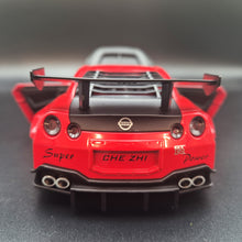 Load image into Gallery viewer, Explorafind 2020 Nissan GT-R Red 1:24 Die Cast Car
