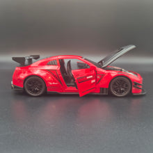 Load image into Gallery viewer, Explorafind 2020 Nissan GT-R Red 1:24 Die Cast Car
