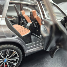 Load image into Gallery viewer, Explorafind 2020 BMW X5 Grey 1:24 Die Cast Car
