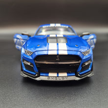 Load image into Gallery viewer, Explorafind 2022 Ford Mustang Shelby GT500 Blue 1:24 Die Cast Car
