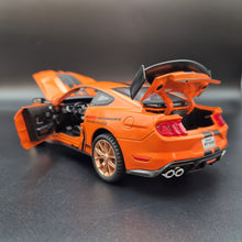 Load image into Gallery viewer, Explorafind 2022 Ford Mustang Shelby GT500 Orange 1:24 Die Cast Car
