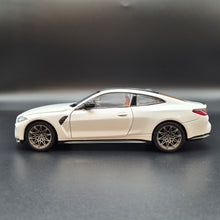 Load image into Gallery viewer, Explorafind 2023 BMW M4 G82 Coupe Pearl White 1:24 Die Cast Car
