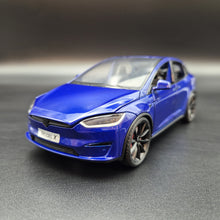 Load image into Gallery viewer, Explorafind 2020 Tesla Model X Blue 1:24 Die Cast Car
