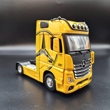 Load image into Gallery viewer, Explorafind 2023 Mercedes-Benz Actros 1851 Truck Yellow 1:24 Die Cast Truck
