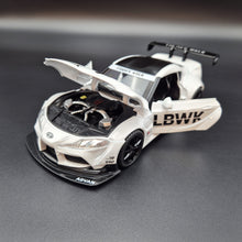 Load image into Gallery viewer, Explorafind 2023 Toyota Supra White 1:24 Die Cast Car
