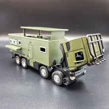 Load image into Gallery viewer, Explorafind 2021 Mercedes Nomadism Off Road RV Army Green 1:24 Die Cast Truck
