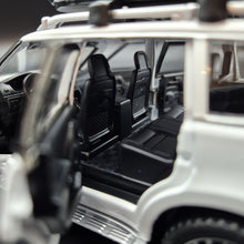 Load image into Gallery viewer, Explorafind 2023 Nissan Patrol White 1:32 Die Cast Car
