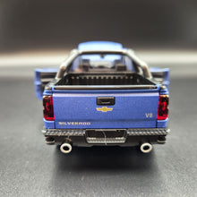 Load image into Gallery viewer, Explorafind 2022 Chevrolet Silverado 1500 Matte Blue 1:32 Die Cast Pickup
