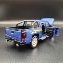 Load image into Gallery viewer, Explorafind 2022 Chevrolet Silverado 1500 Matte Blue 1:32 Die Cast Pickup
